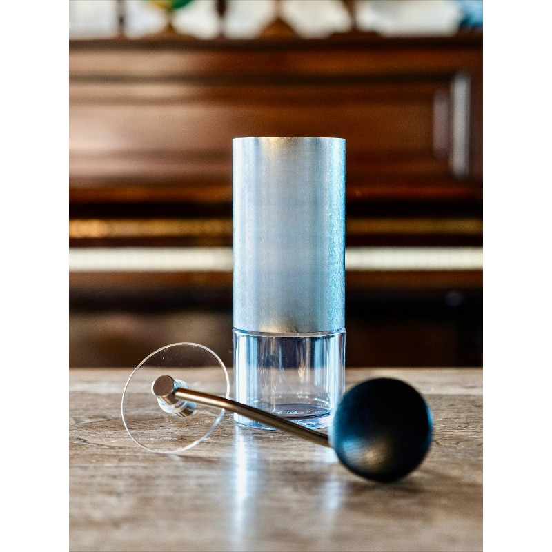 コマンダーC40手動コーヒーグラインダー ドイツ輸入 タイガ - Burr Hand Grinder のレビューと価格